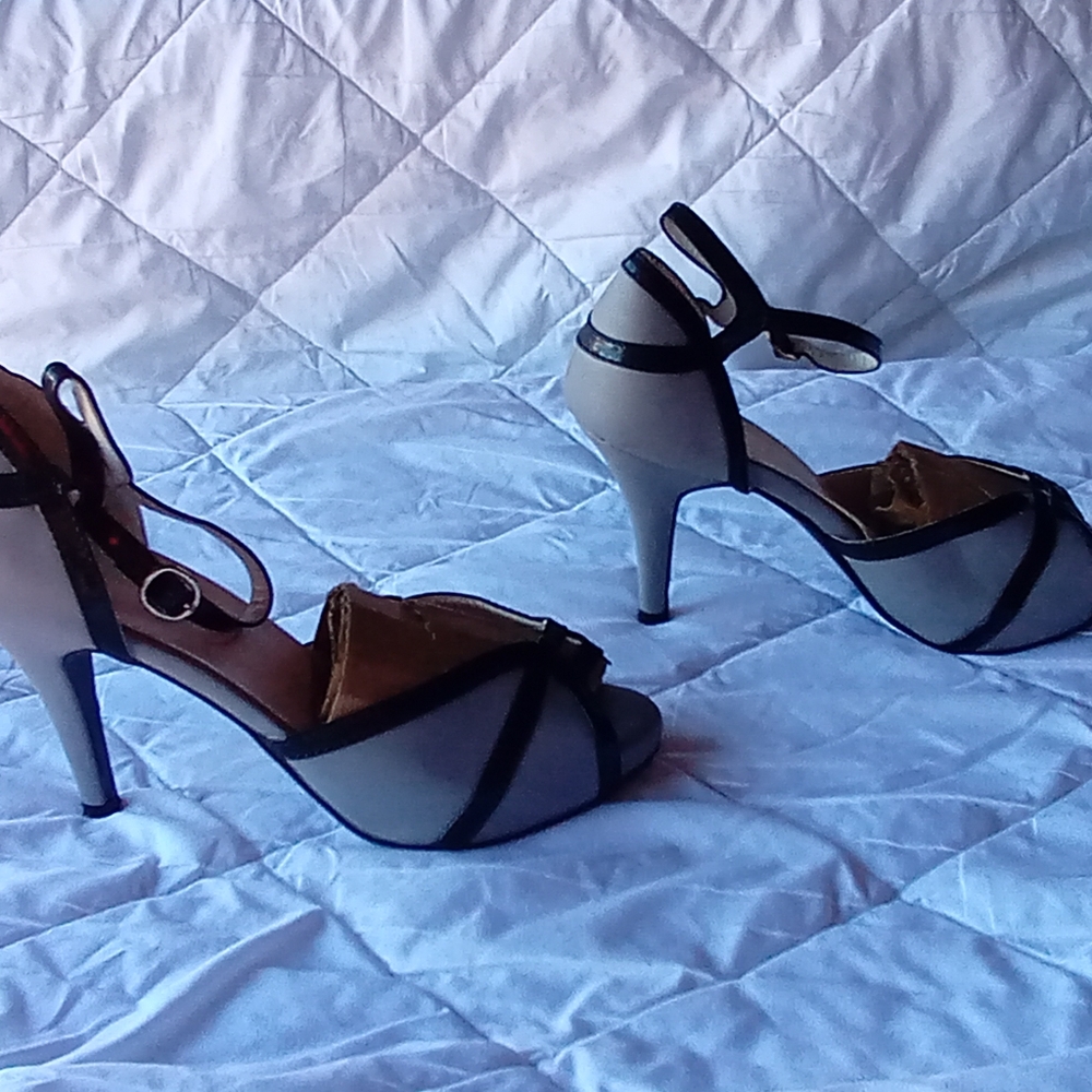 Getmorebeauty leather heels size 9.5 women